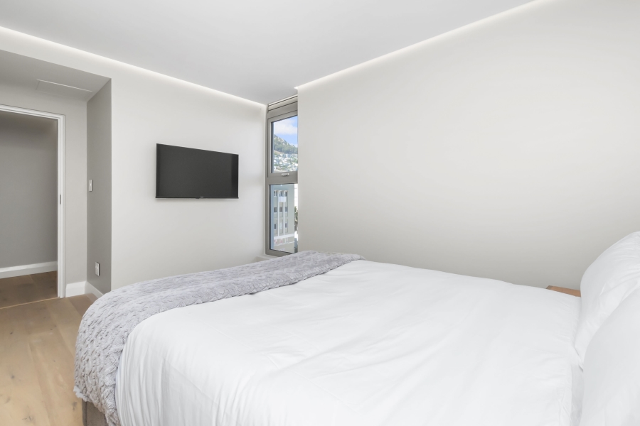 To Let 4 Bedroom Property for Rent in Sea Point Western Cape